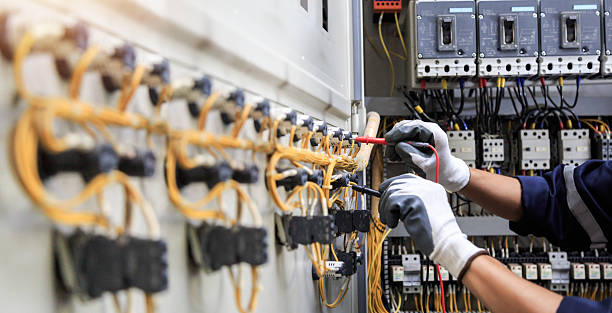 Professional Electrician technician working in Alpine, UT
